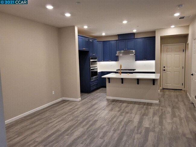 Building Photo - 115 Wallace Cir