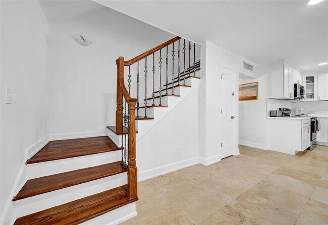 Building Photo - 4924 Shetland Ave