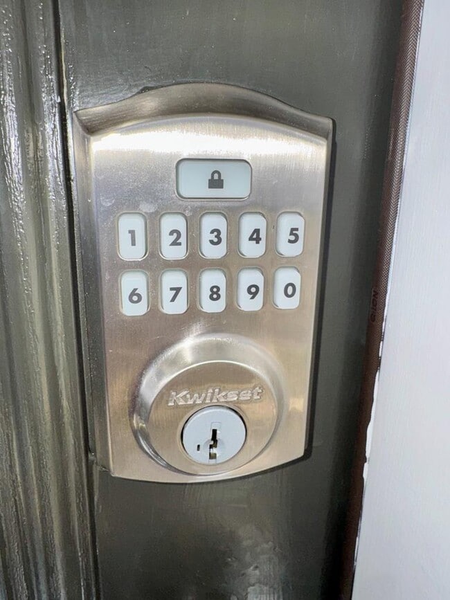 Building Photo - 25529 Pennsylvania Ave