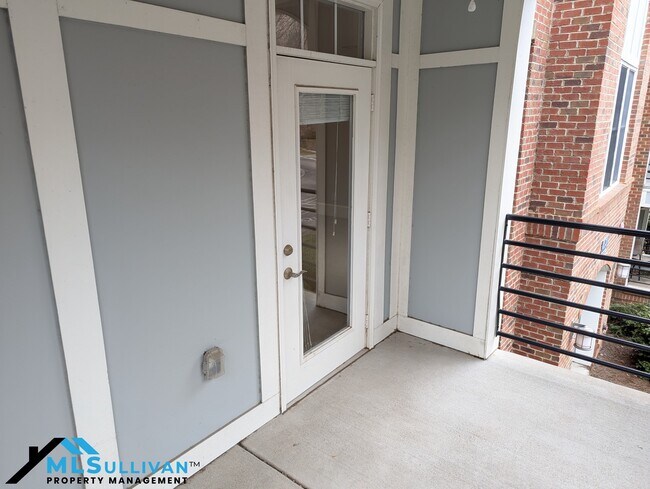 Building Photo - 401 Finsbury St