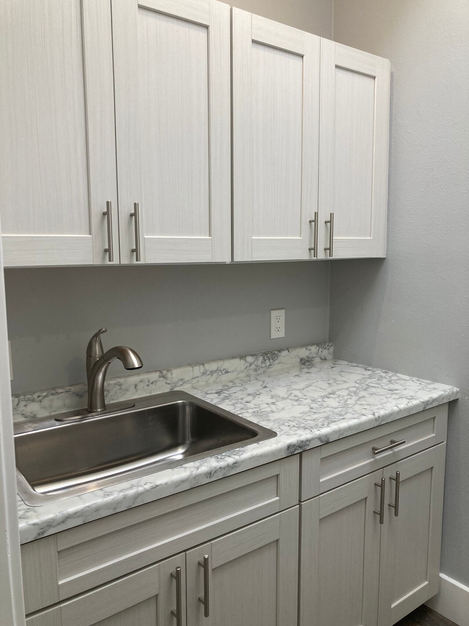 Kitchen - 231 2nd Ave NE