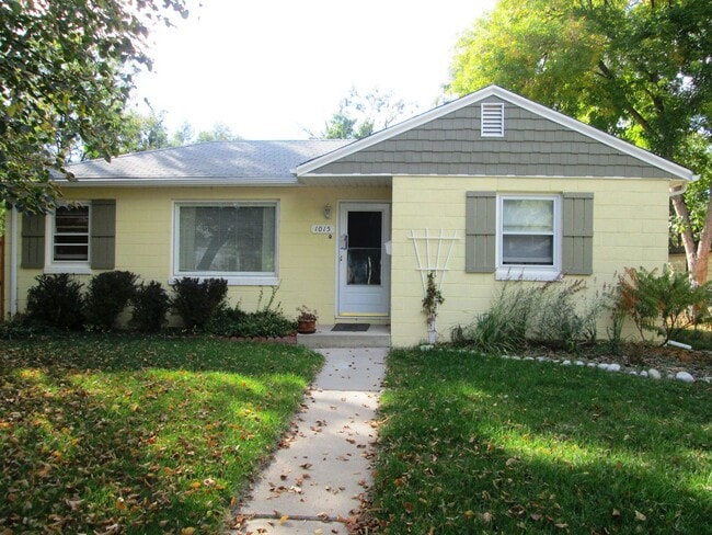 Primary Photo - Cozy 2 bedroom house near old town Longmont!