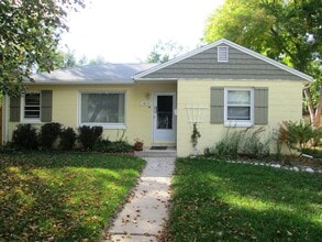 Building Photo - Cozy 2 bedroom house near old town Longmont!