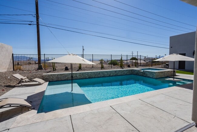 Building Photo - VR - 881 Pueblo Dr