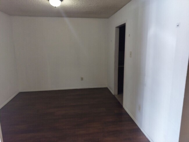 Building Photo - 6300 Mark Ct