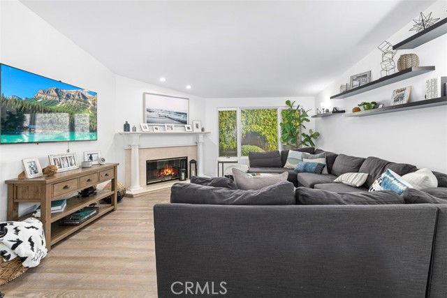 Building Photo - 600 Cliff Dr