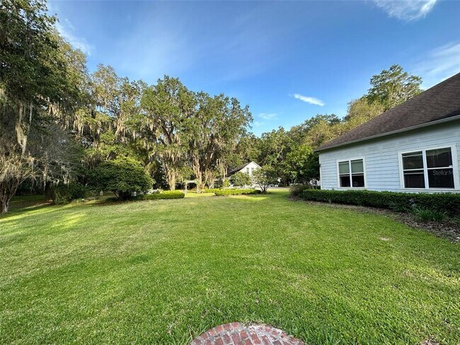 Building Photo - 6425 NW 202nd Pl