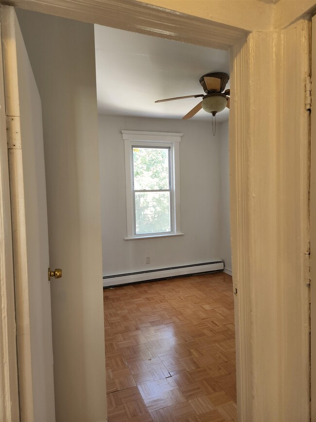 Building Photo - For Rent