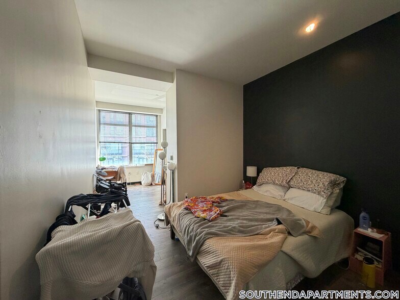 Building Photo - 160 E Berkeley St