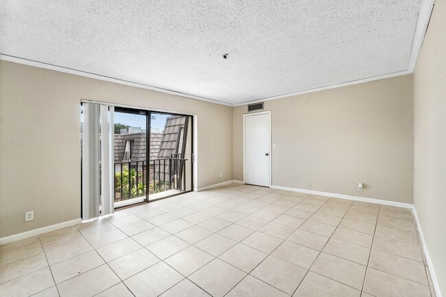 Building Photo - 1534 Forest Lakes Cir