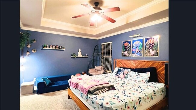 Building Photo - 402 SW Arch St