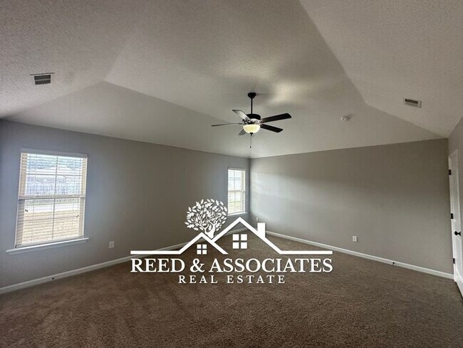 Building Photo - 4 Bedroom in Cordova!!