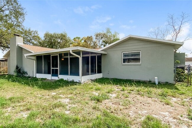 Building Photo - 2105 Sugarbush Dr