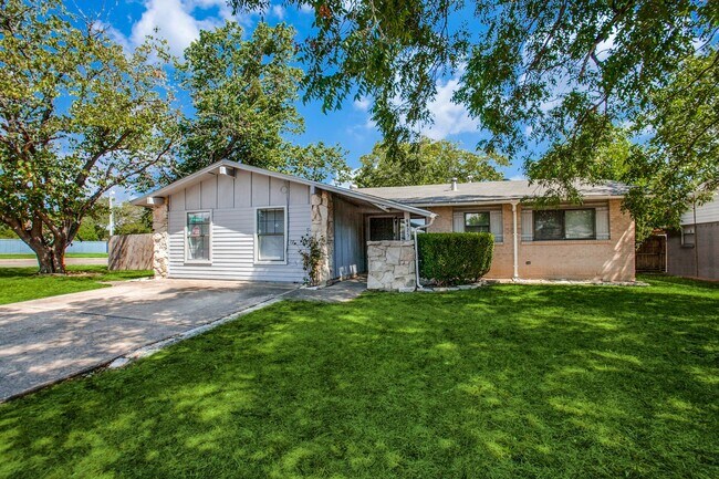Building Photo - 4425 Windsor Dr