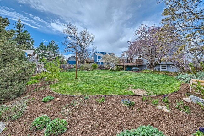 Building Photo - 2070 Ridge Dr