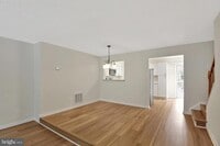 Building Photo - 890 Bayridge Dr