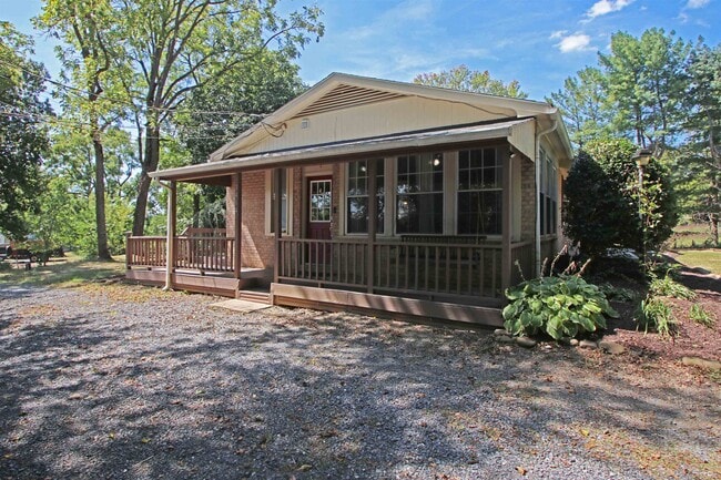 Building Photo - 3404 Friedens Church Rd