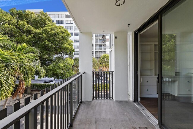 Building Photo - 100 Ocean Ln Dr
