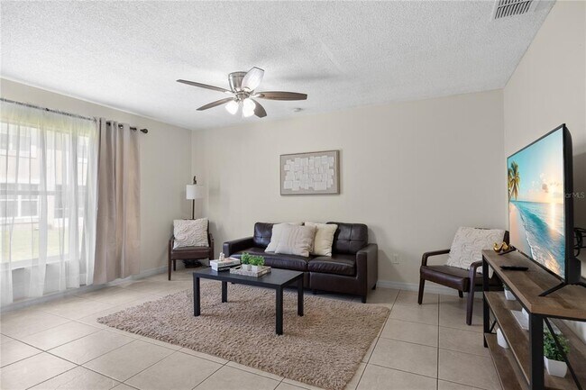 Building Photo - 2116 Cypress Bay Blvd