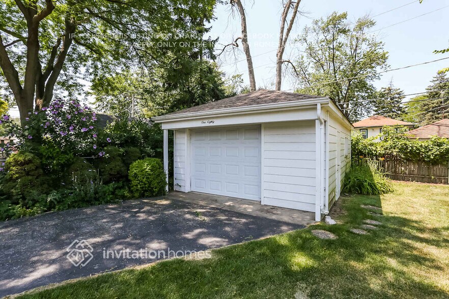 Building Photo - 180 Oakland Grove