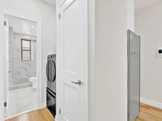 Building Photo - 7101 Shore Rd