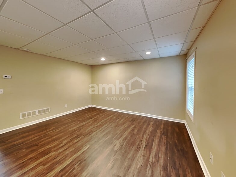 Building Photo - 15 Jeremiah Way