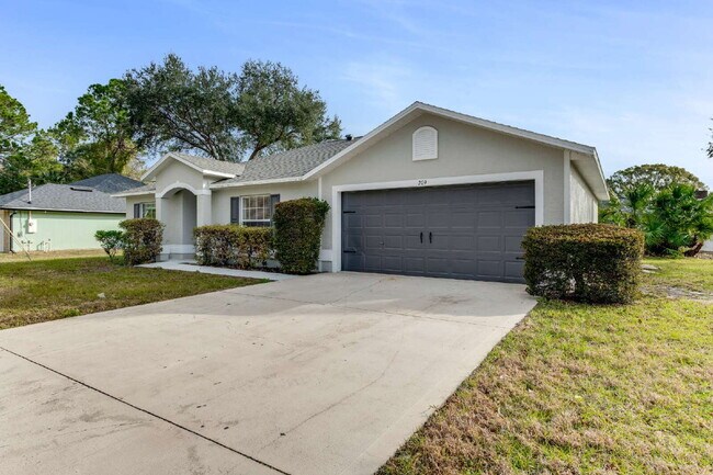 Building Photo - Spacious 3 Bedroom Home with Large Yard in Palm Coast