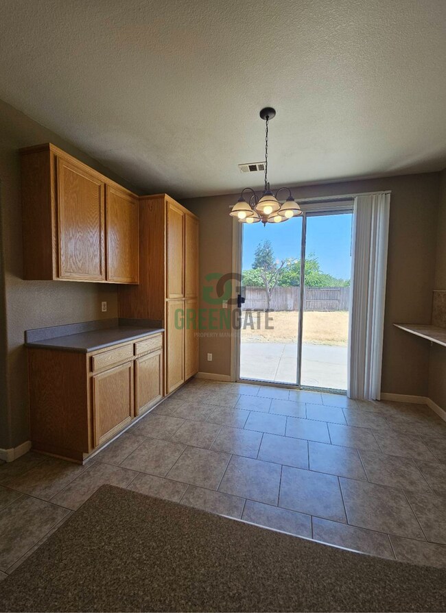 Building Photo - Price Reduced! 4 Bedroom 3 Bath Home is No...