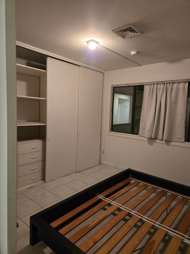 Building Photo - 603 55th St