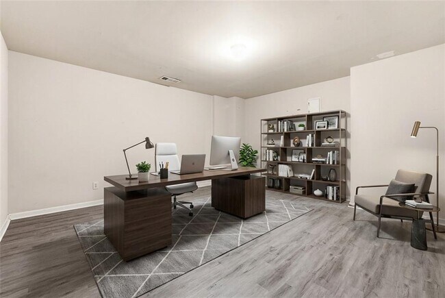 Building Photo - 6199 Thorncrest Dr