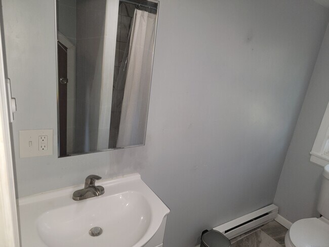 Building Photo - 118 Warrenton Ave