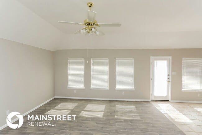 Building Photo - 3164 Kingswood Ct