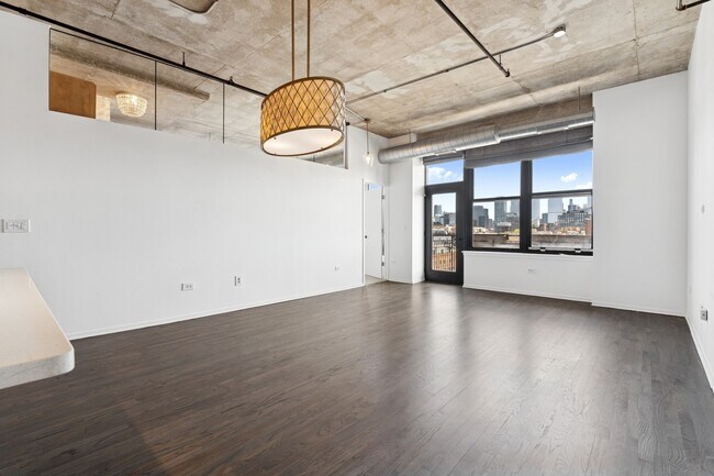 Building Photo - 6 S Laflin St