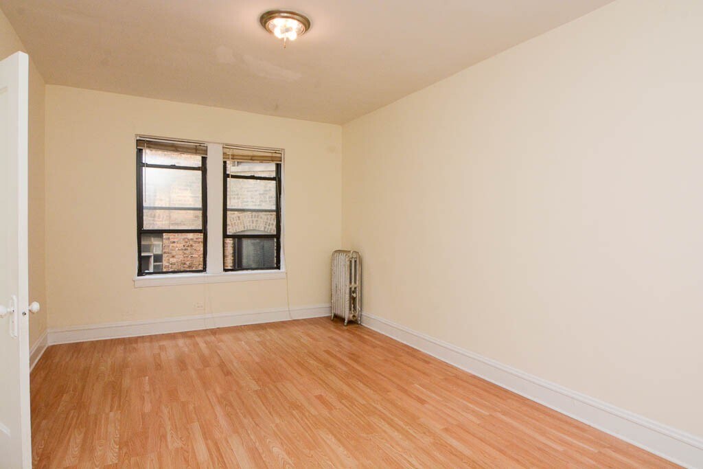 Building Photo - 4854 N Damen Ave