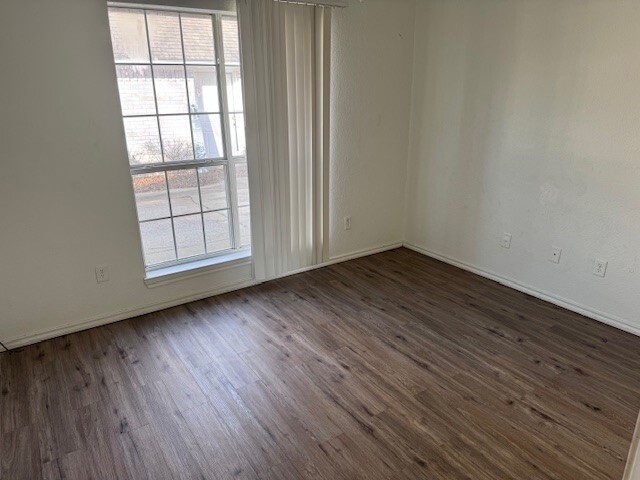 Building Photo - 2541-2551 E Price Street Unit 200