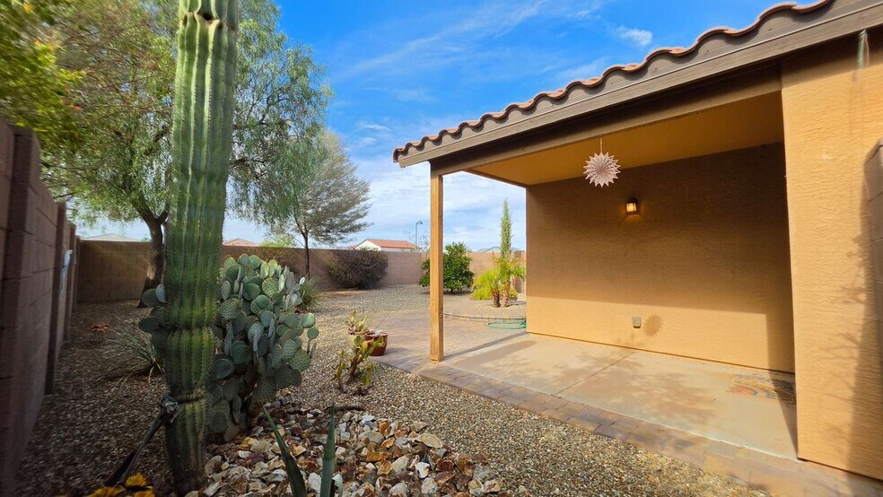 Building Photo - 40458 W Hayden Dr