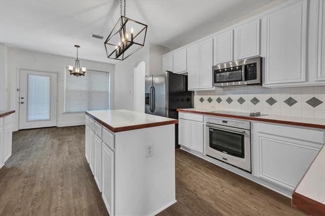 Building Photo - 3500 San Patricio Dr