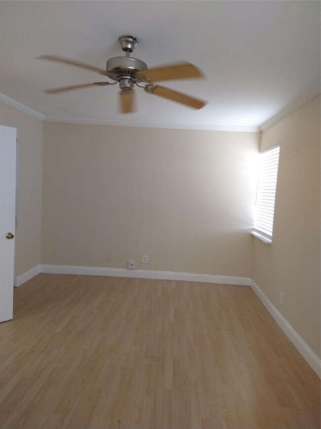 Building Photo - 8903 NW 28th Dr