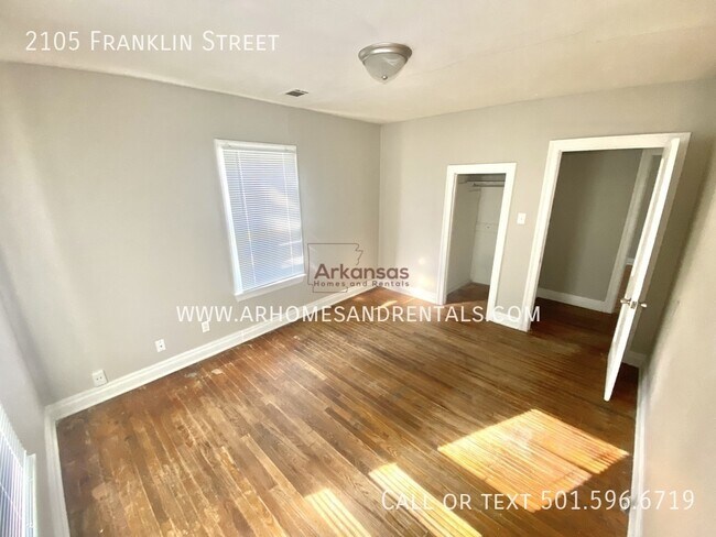 Building Photo - 2105 Franklin St