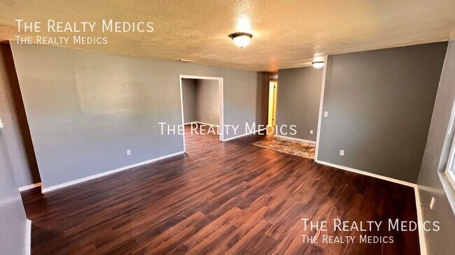 Building Photo - 1073 Leeward Dr