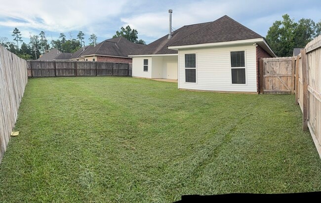 Building Photo - 17281 Paddock Cir