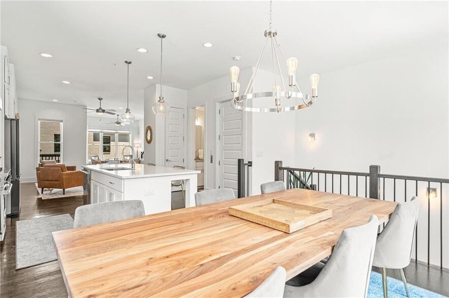 Building Photo - 1801 Huntington Hills Ln NW