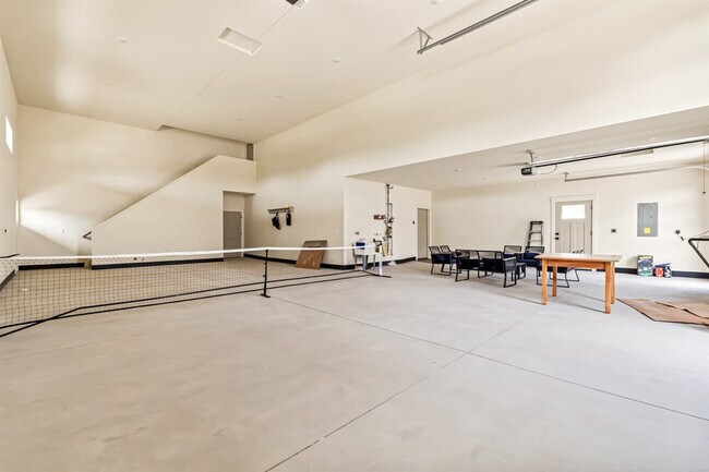 Building Photo - 303 CM Rdg Ln