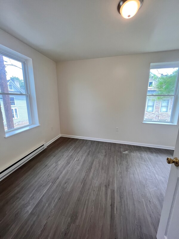 Building Photo - 213 W Court St