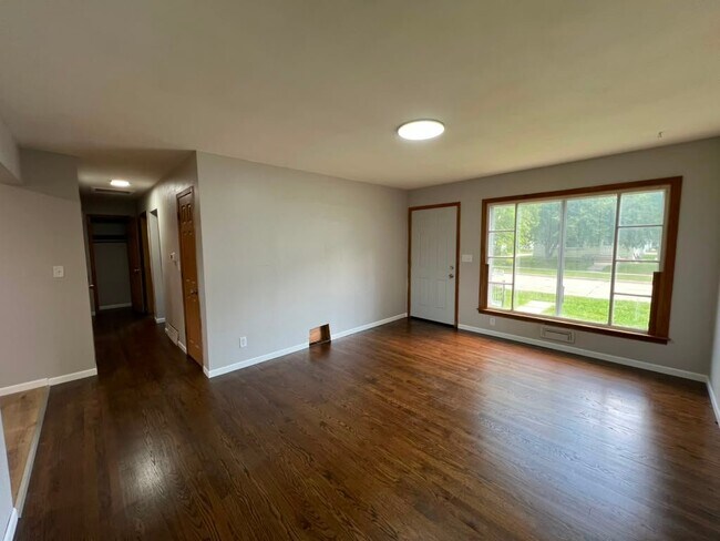 Building Photo - 5359 N 62nd St