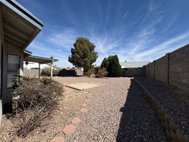 Building Photo - 3BR/2BA/2CG, 1855 sq.ft. rental in Sierra ...
