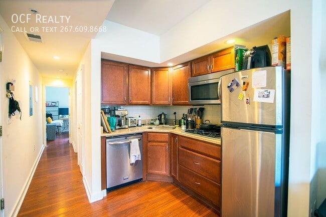 Primary Photo - Lombard Street One Bedroom Apartment