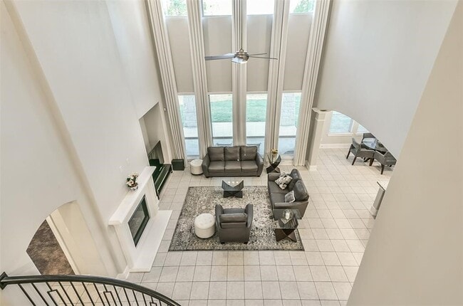 Building Photo - 16526 Whiteoak Canyon Dr