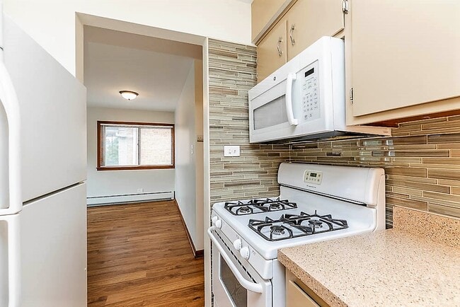 Building Photo - 5752 W Park Ave