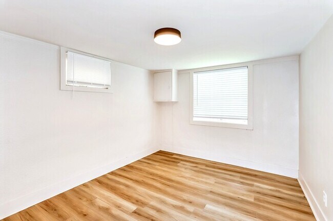 Building Photo - 2608 W Paseo Blvd